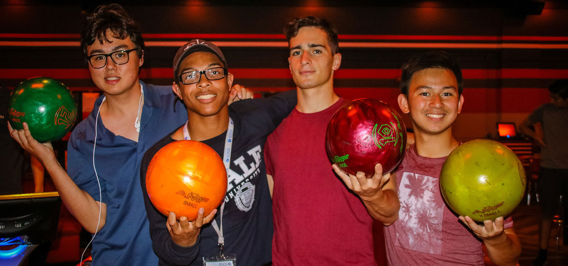 Yales Students Bowling